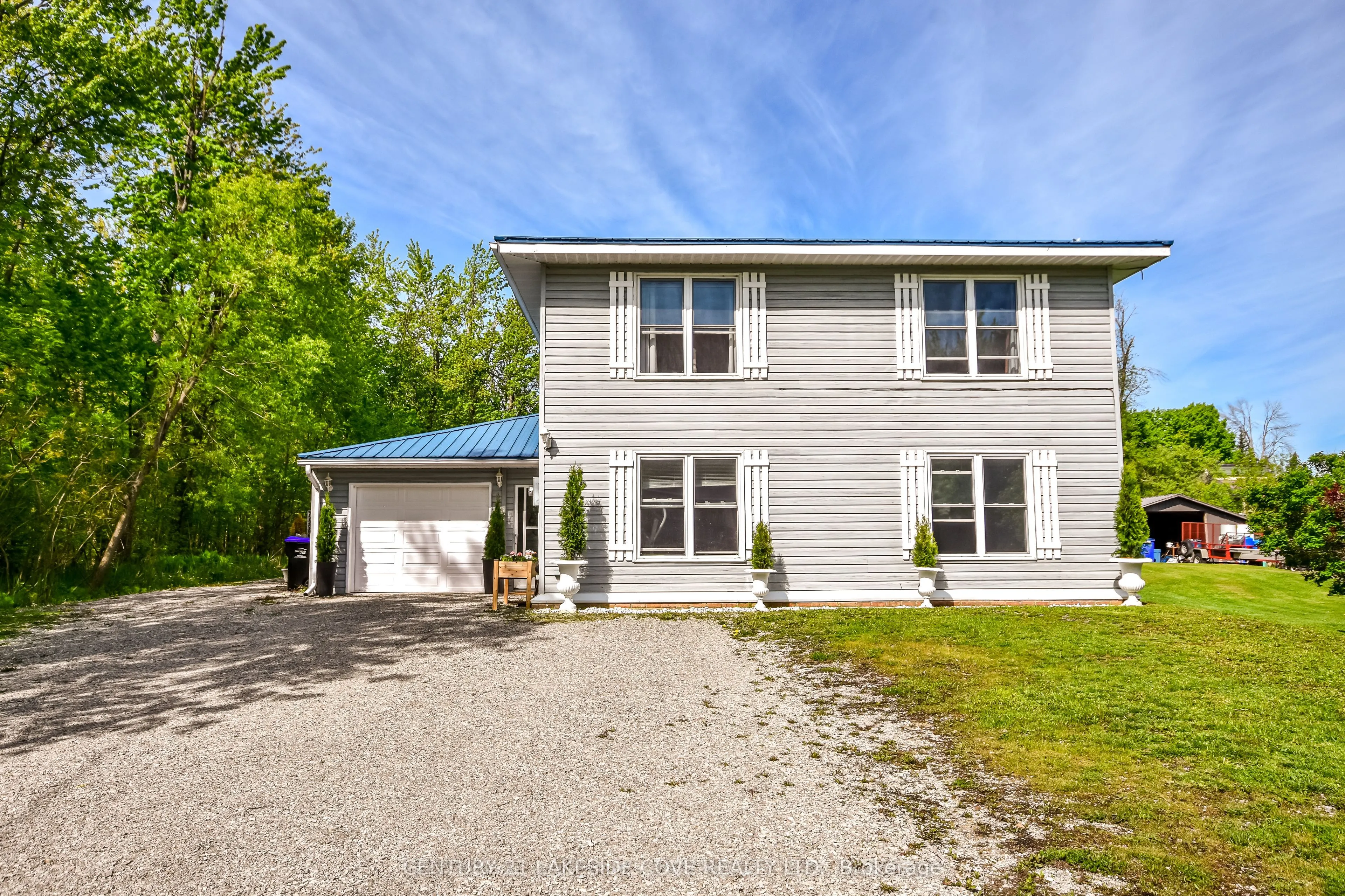 3976 Woodland Drive