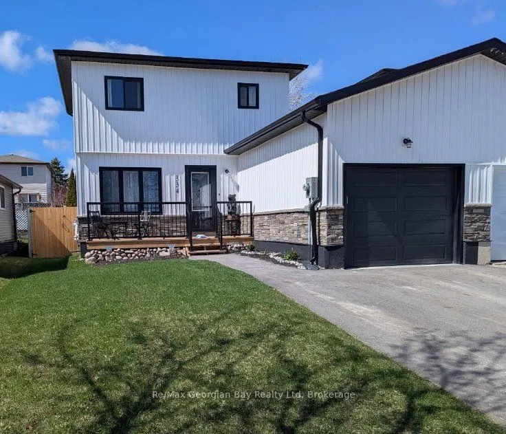 334 ROSE Crescent
