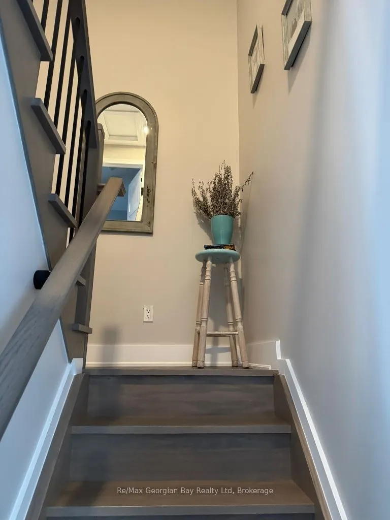 334 ROSE Crescent