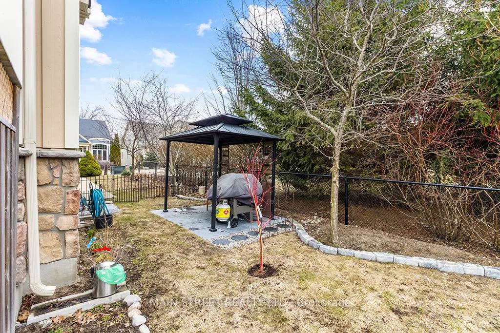 36 Savannah Crescent