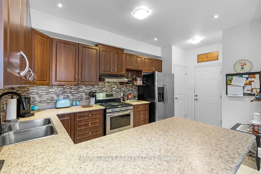 36 Savannah Crescent