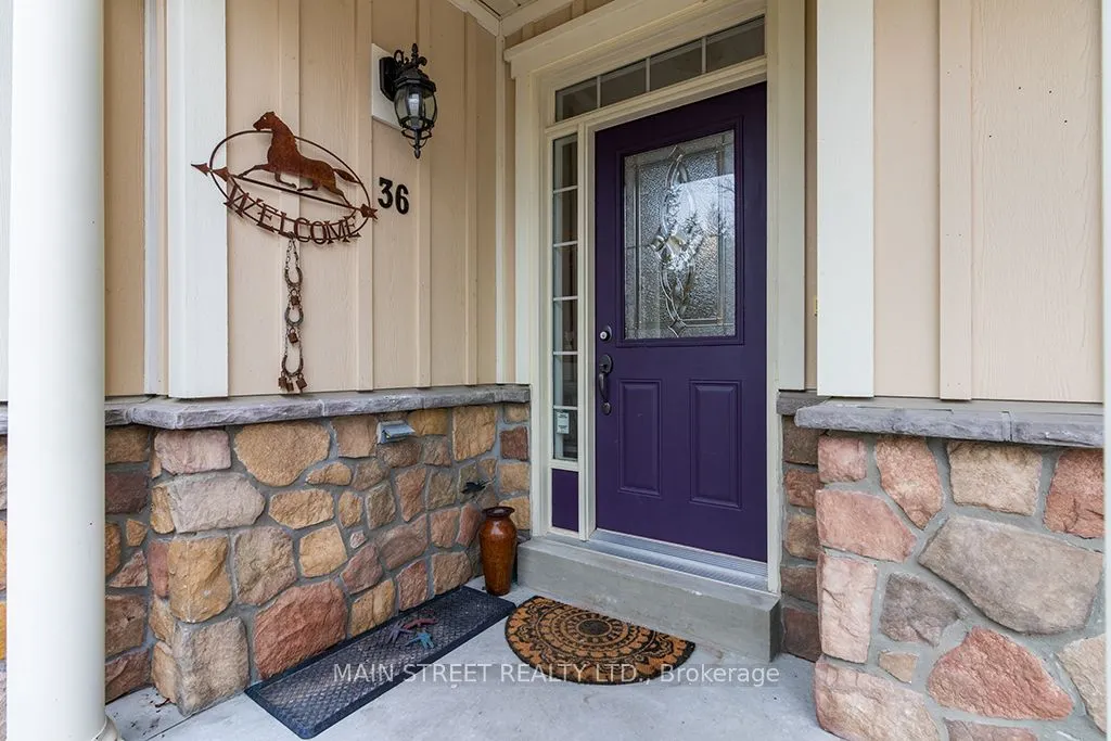 36 Savannah Crescent