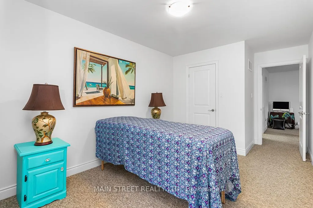 36 Savannah Crescent