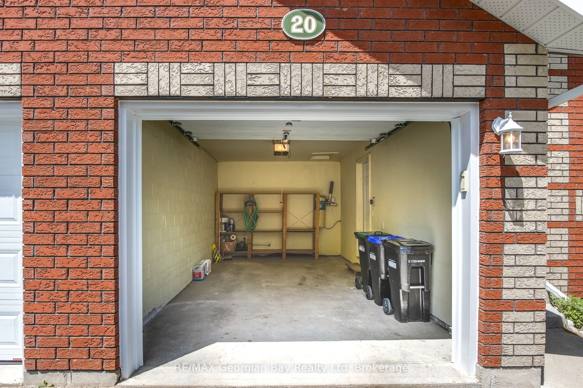90 Thompson Road, #20