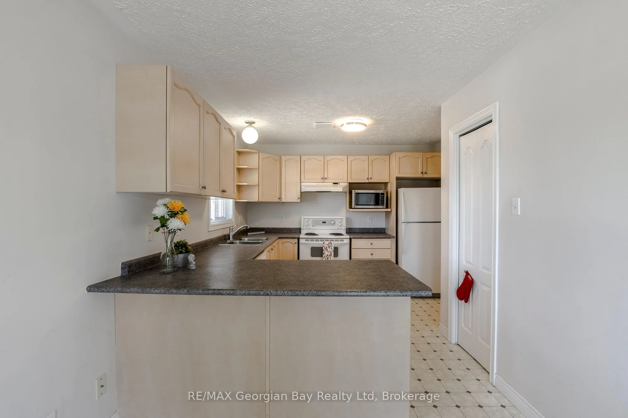 90 Thompson Road, #20