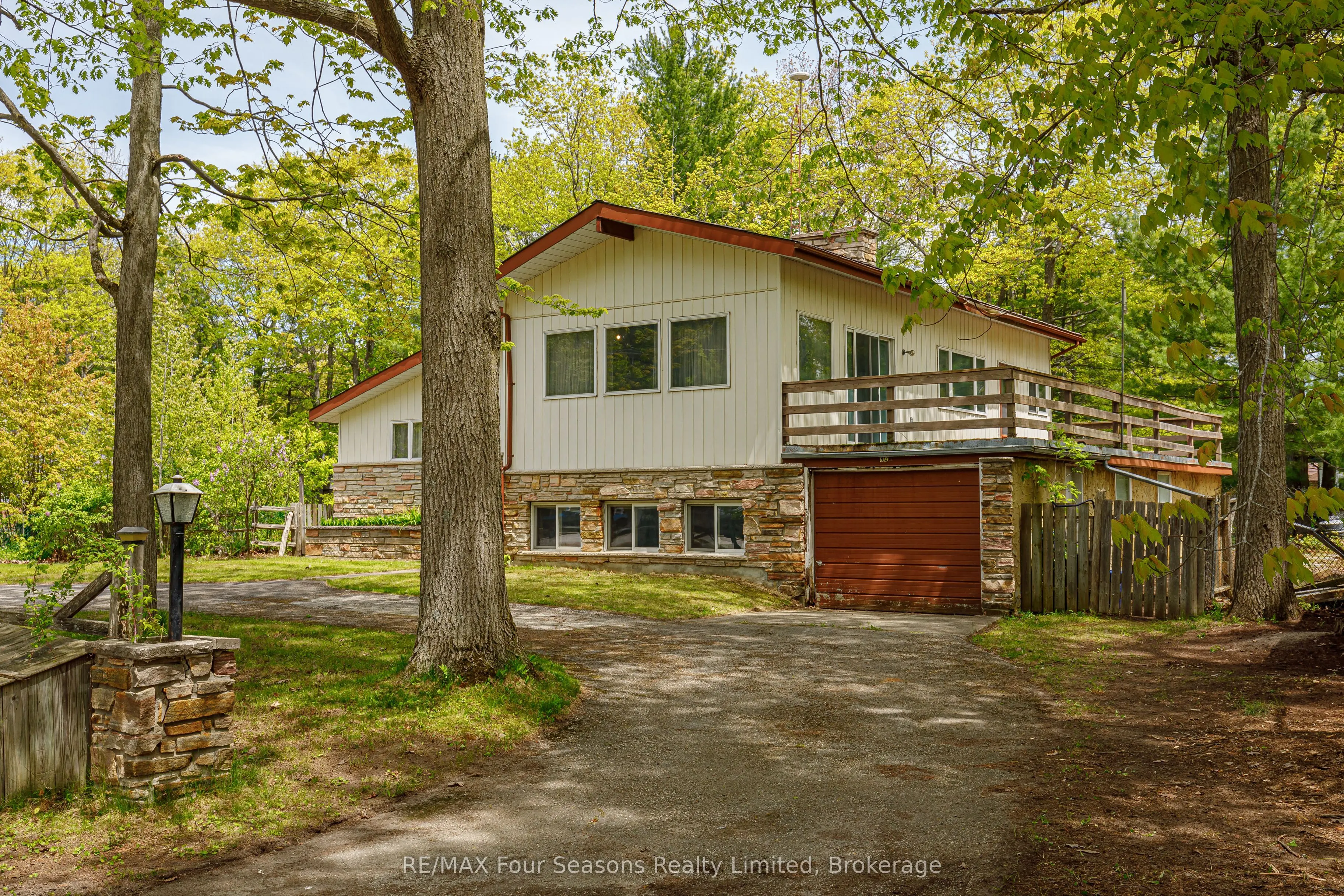 828 Oxbow Park Drive