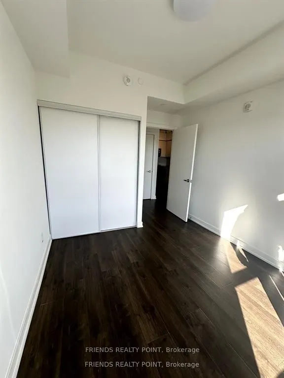 56 Lakeside Terrace, #814