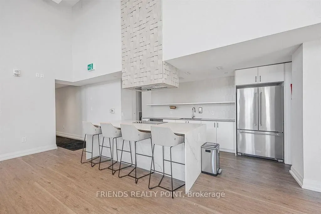 56 Lakeside Terrace, #814