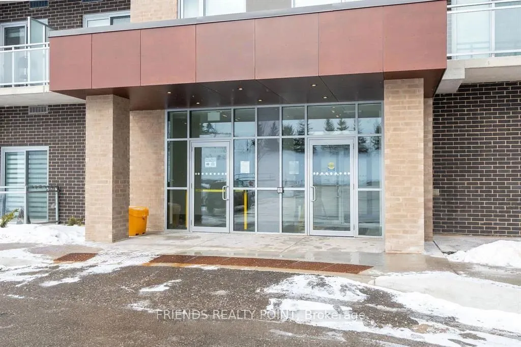 56 Lakeside Terrace, #814
