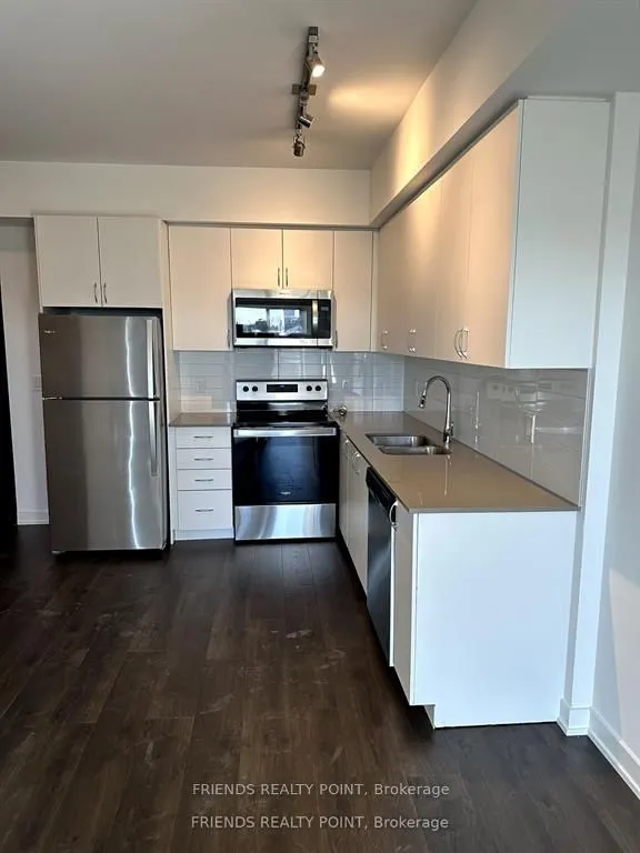 56 Lakeside Terrace, #814