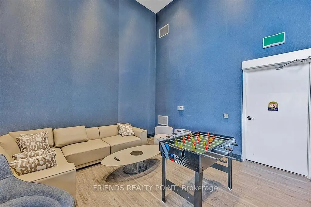 56 Lakeside Terrace, #814