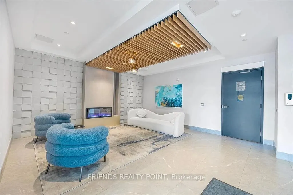 56 Lakeside Terrace, #814