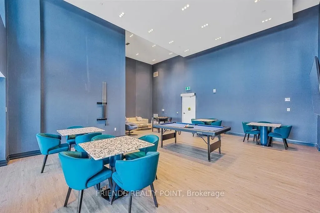 56 Lakeside Terrace, #814