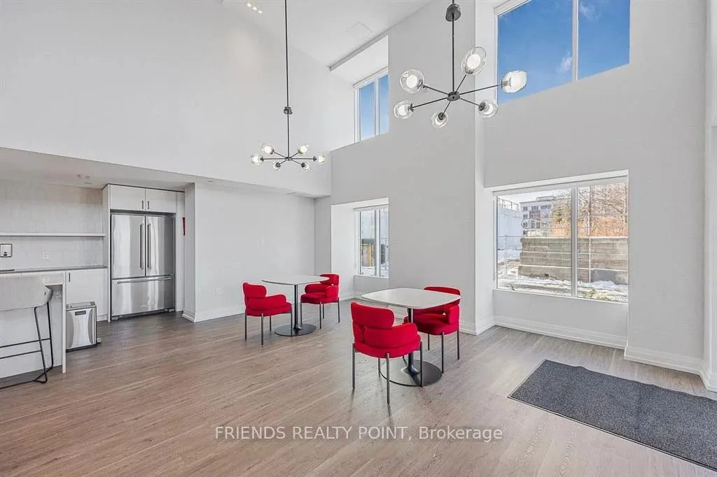 56 Lakeside Terrace, #814