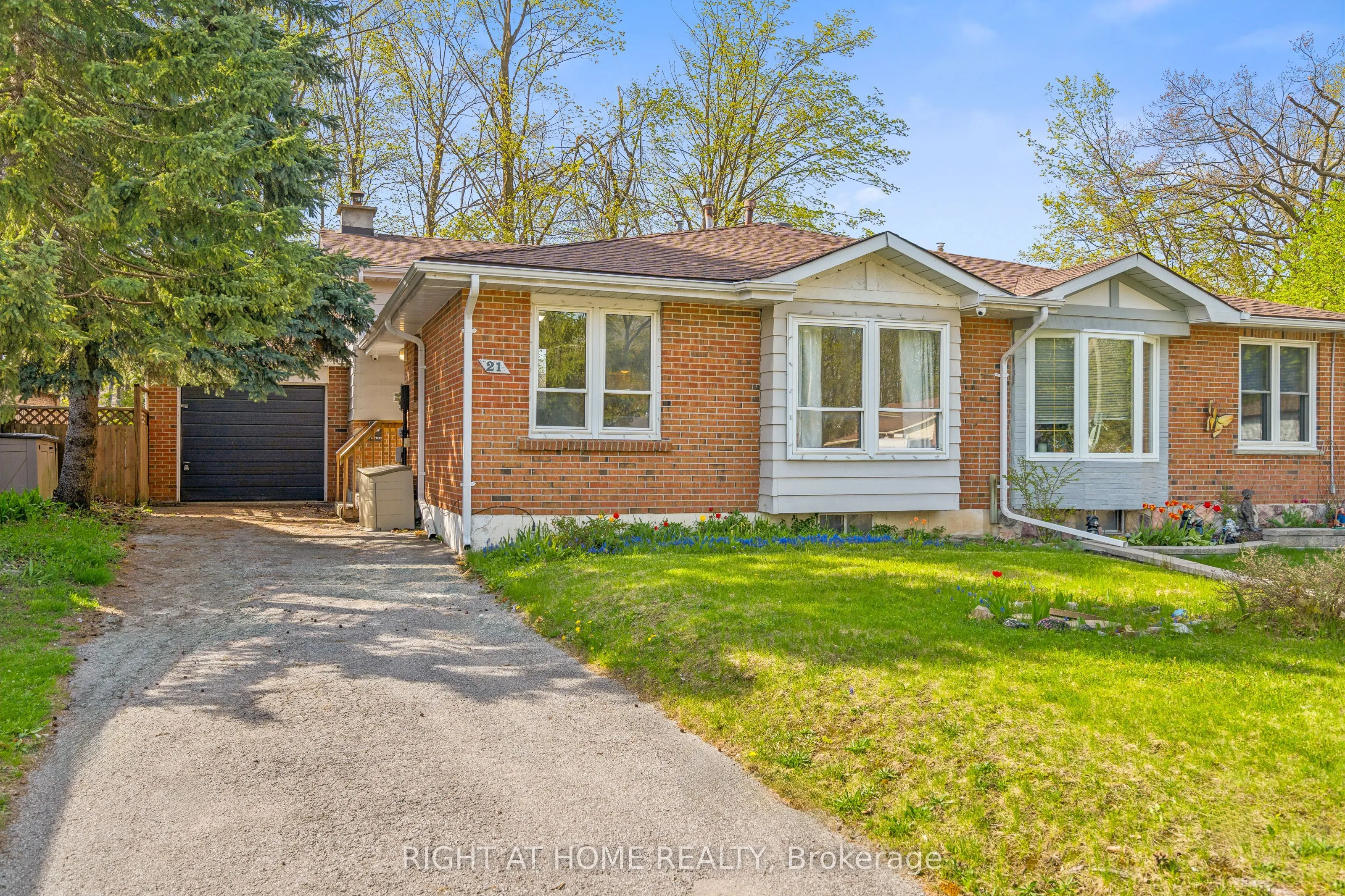 21 Ashdale Court