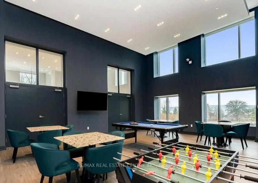 56 Lakeside Terrace, #805