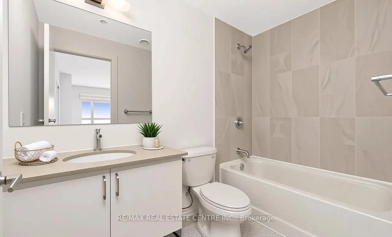 56 Lakeside Terrace, #805