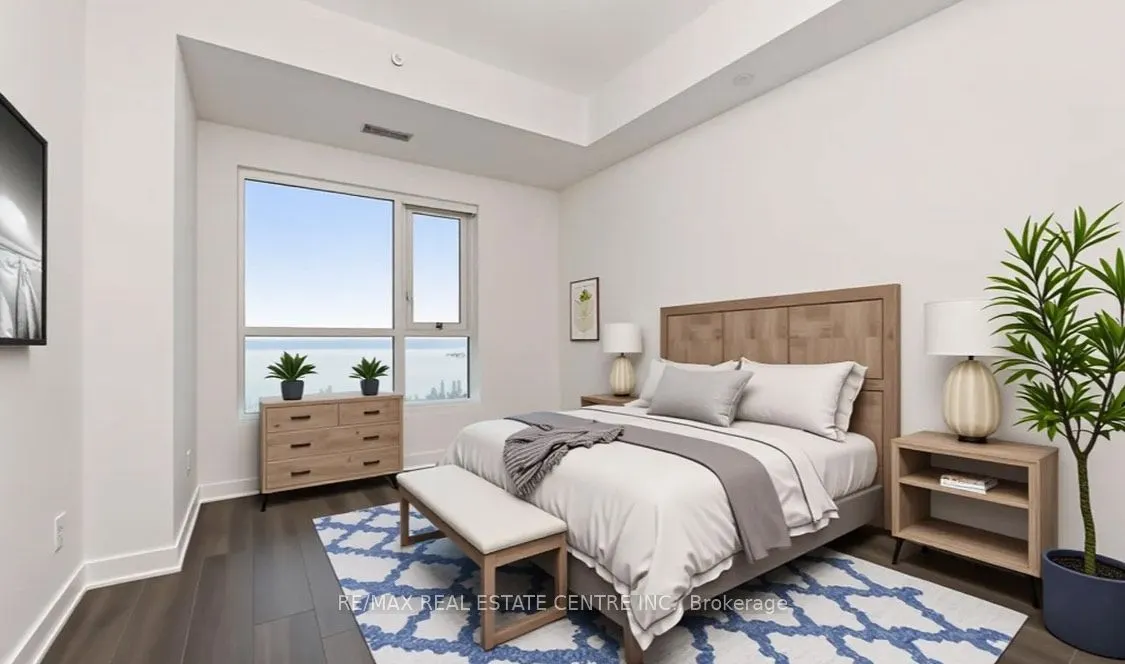 56 Lakeside Terrace, #805