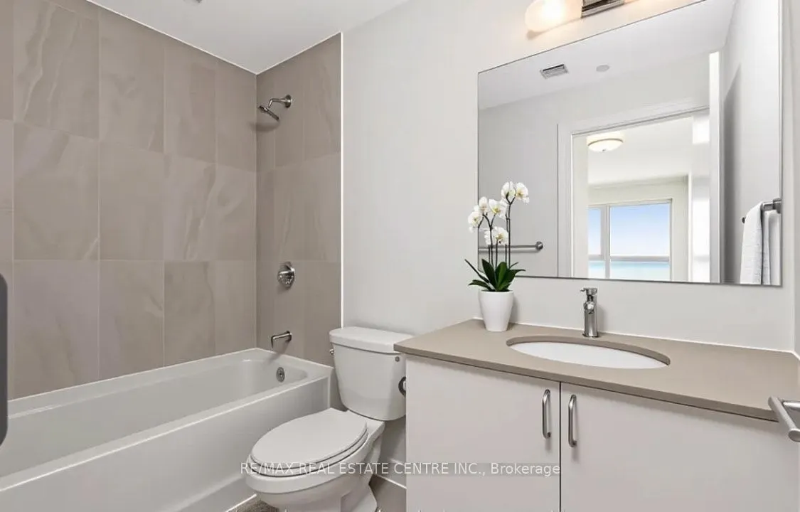 56 Lakeside Terrace, #805