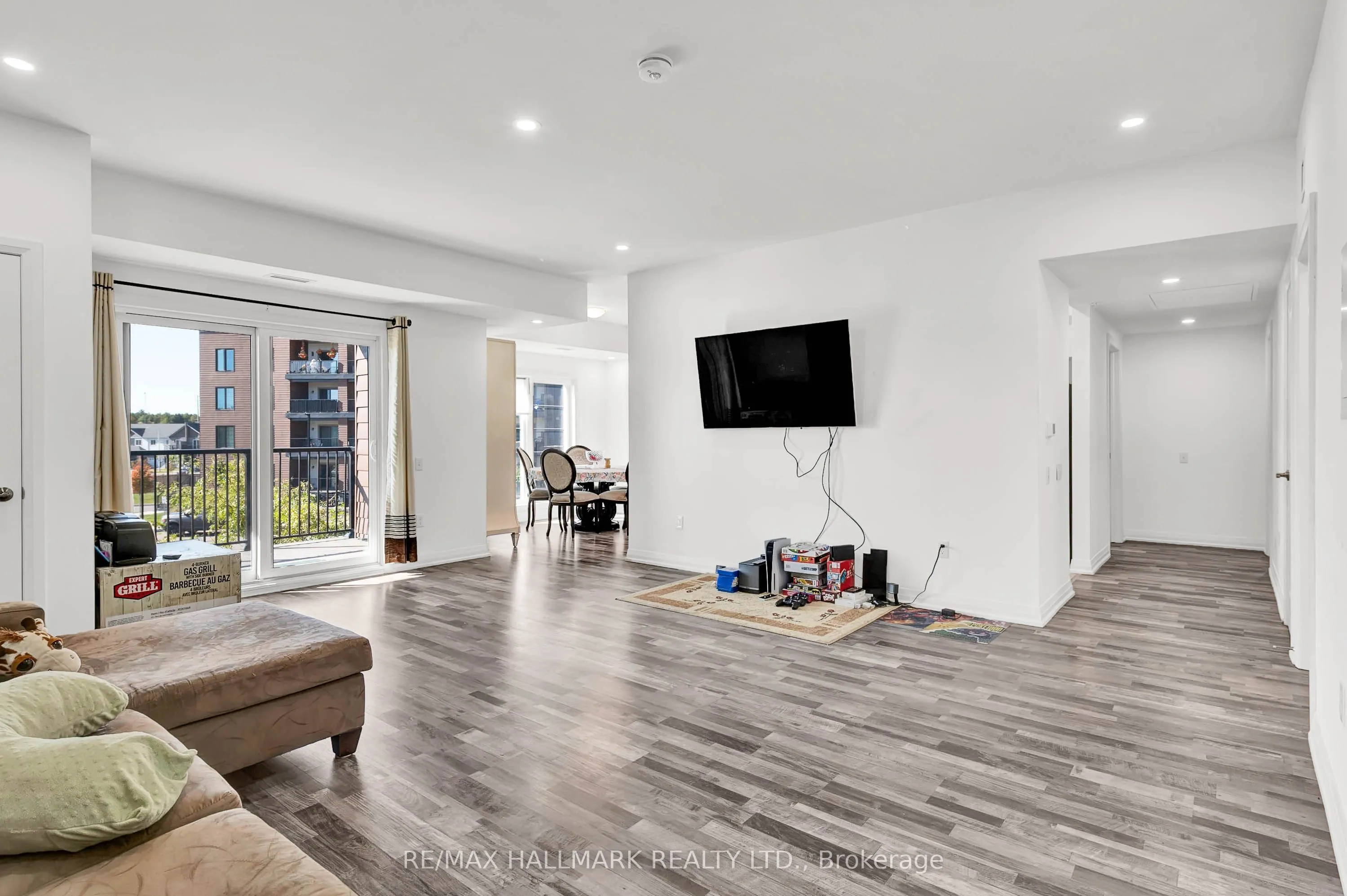 54 Koda Street, #201