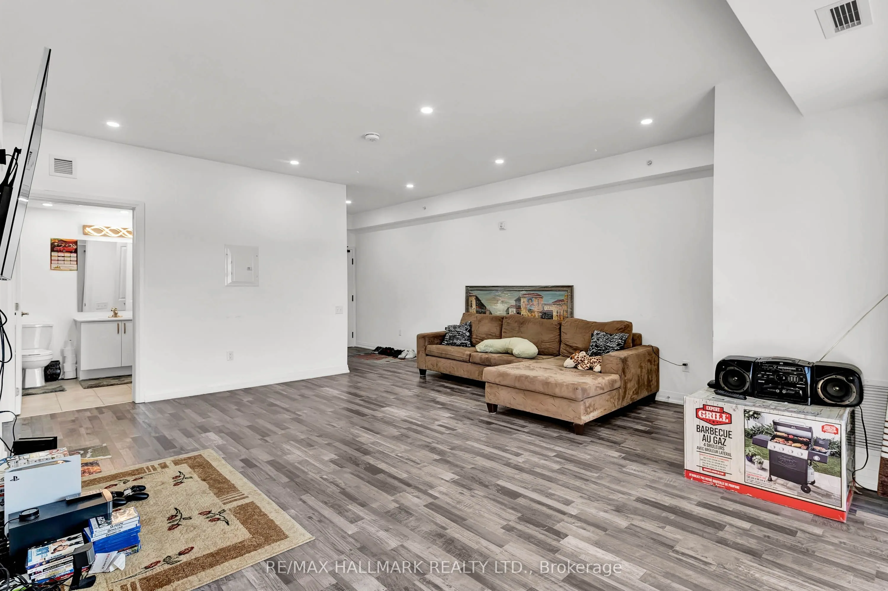 54 Koda Street, #201