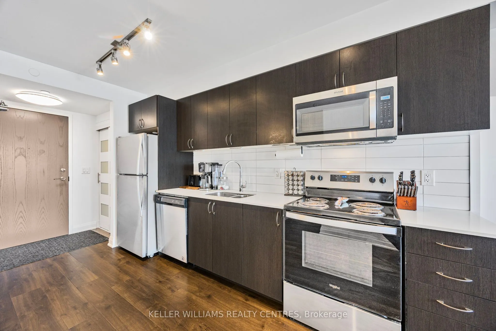 58 Lakeside Terrace, #303