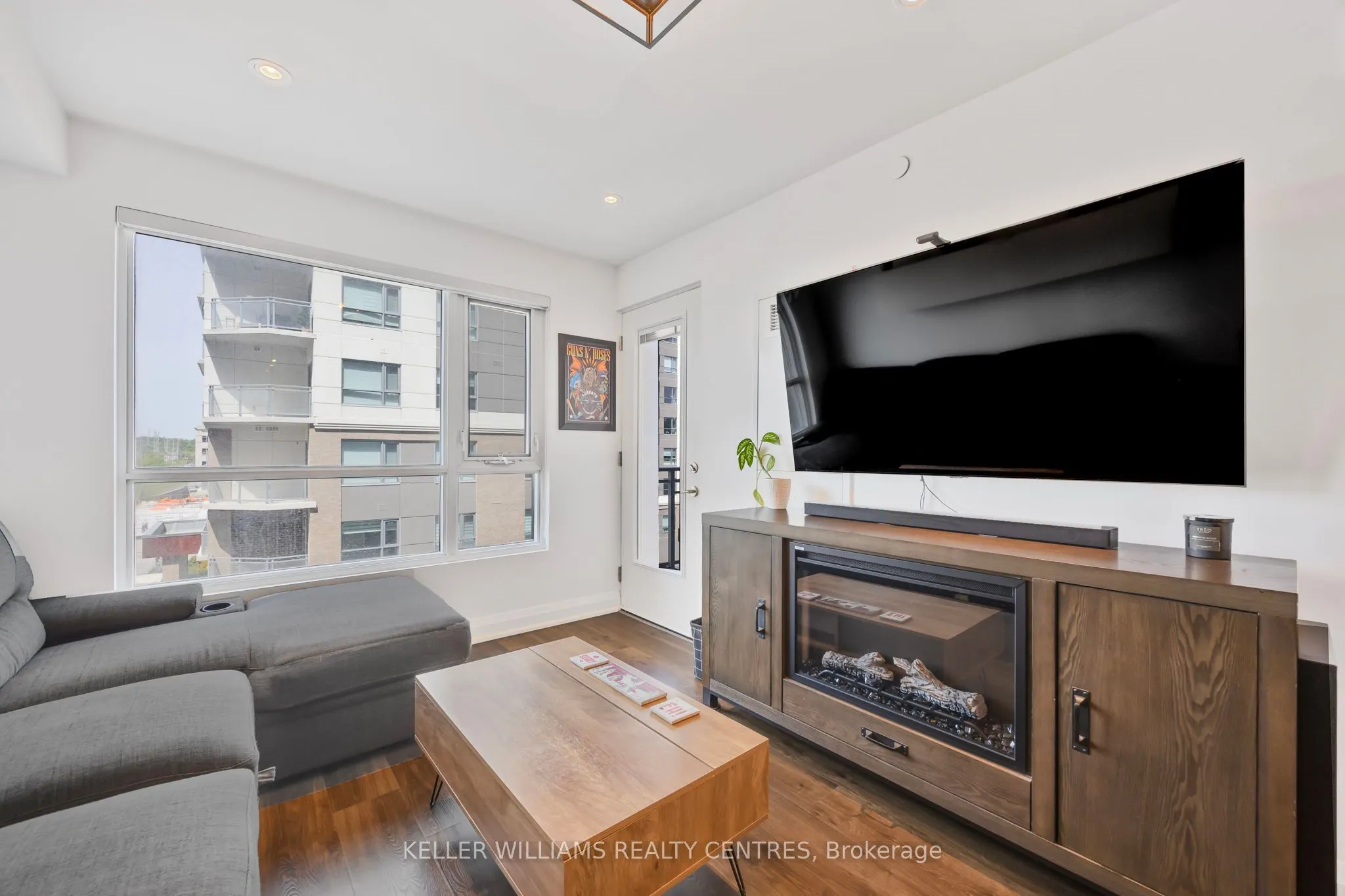 58 Lakeside Terrace, #303