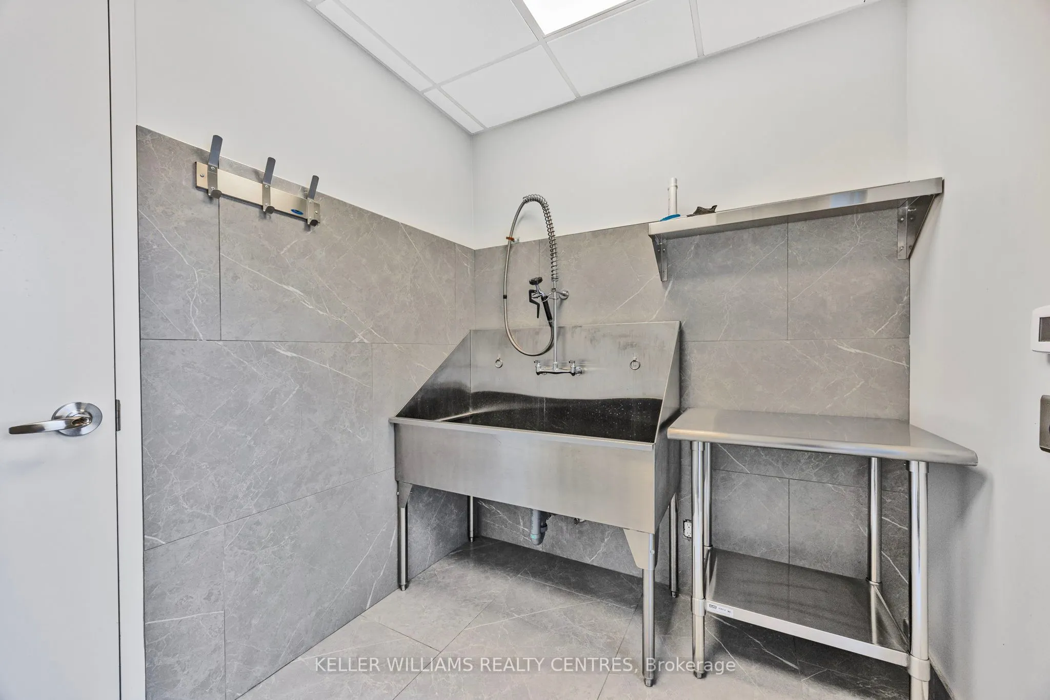 58 Lakeside Terrace, #303