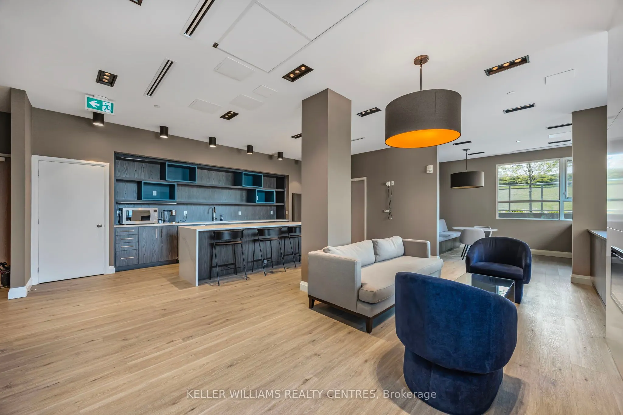 58 Lakeside Terrace, #303