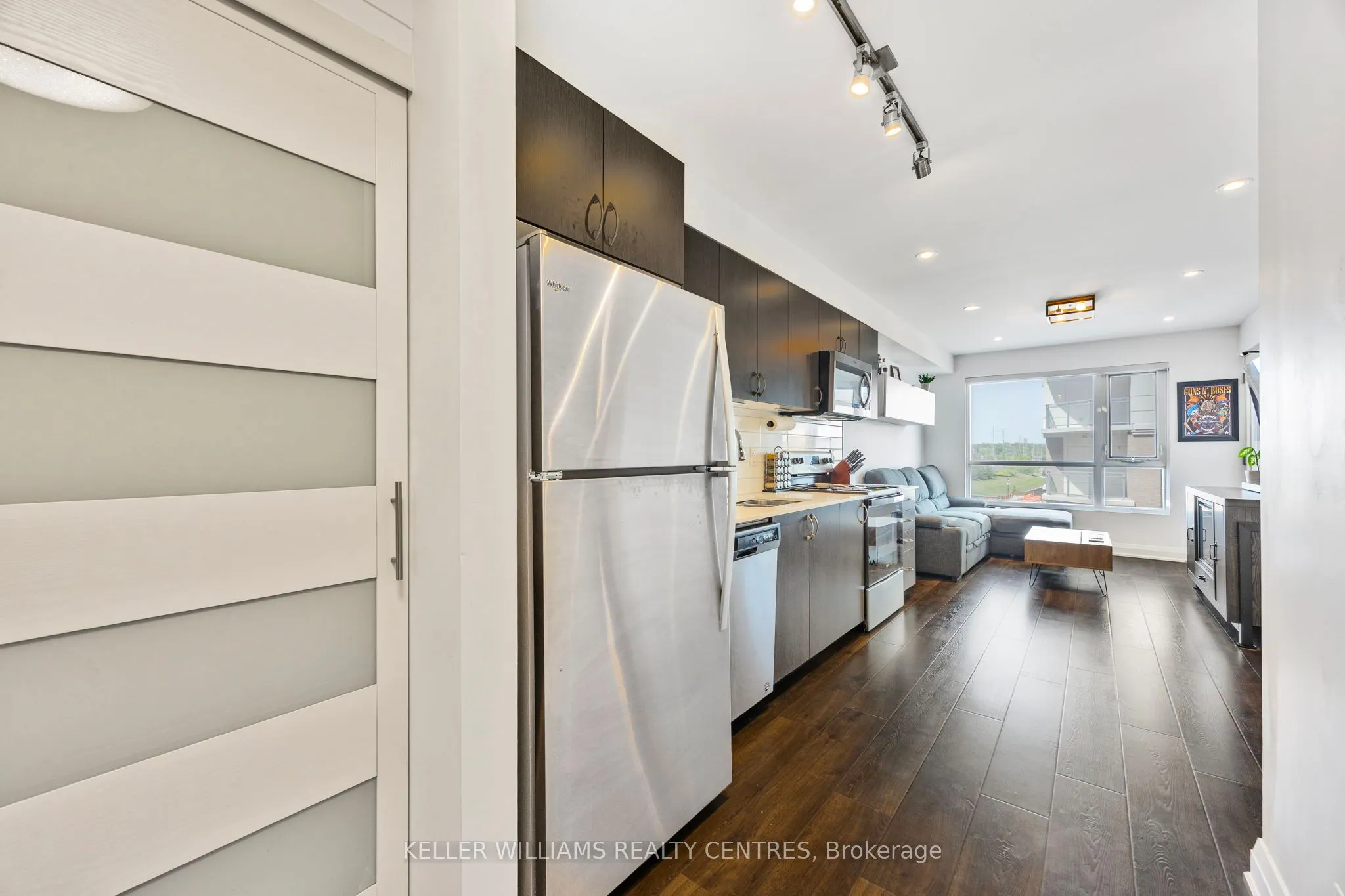 58 Lakeside Terrace, #303