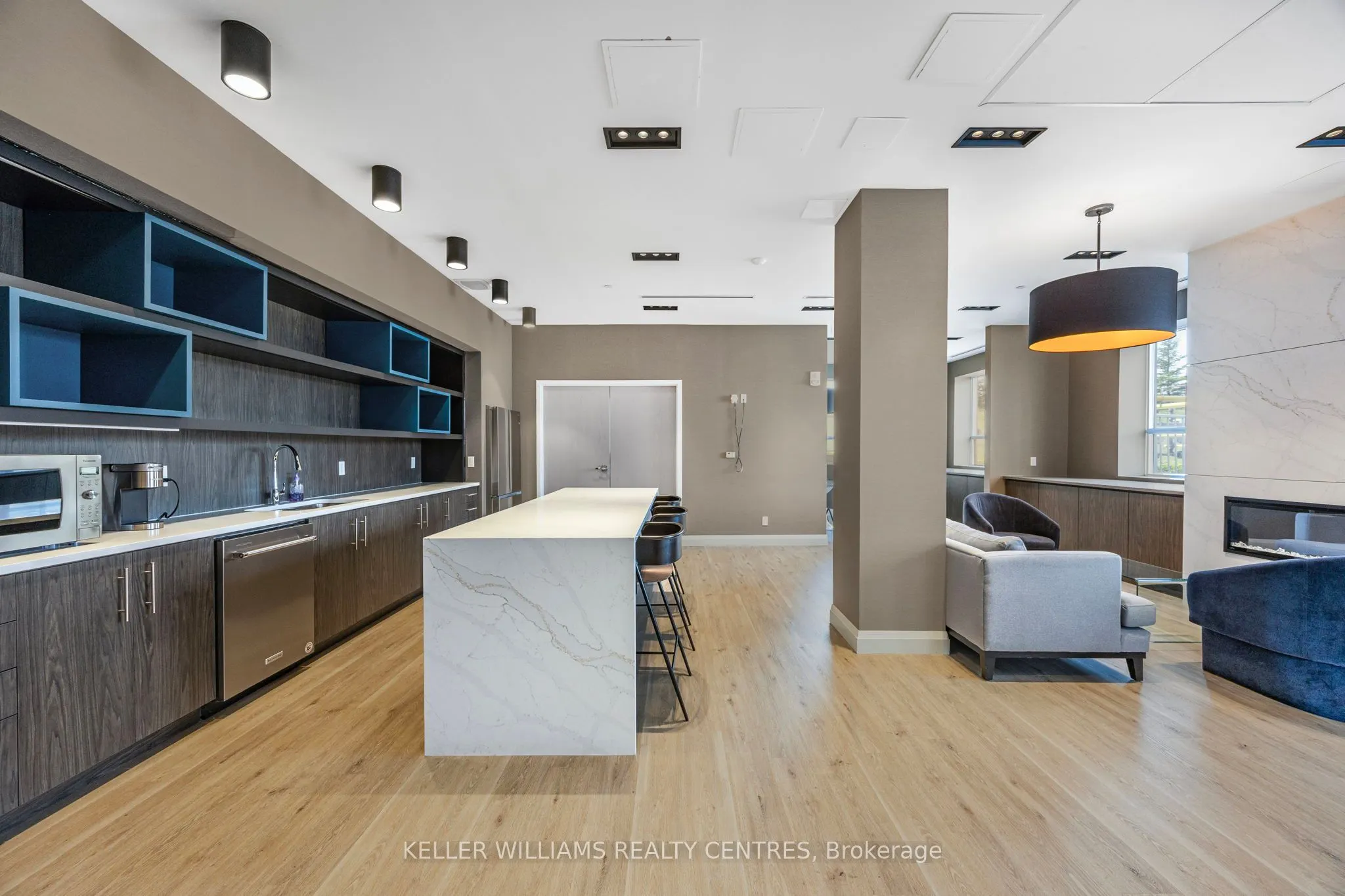 58 Lakeside Terrace, #303