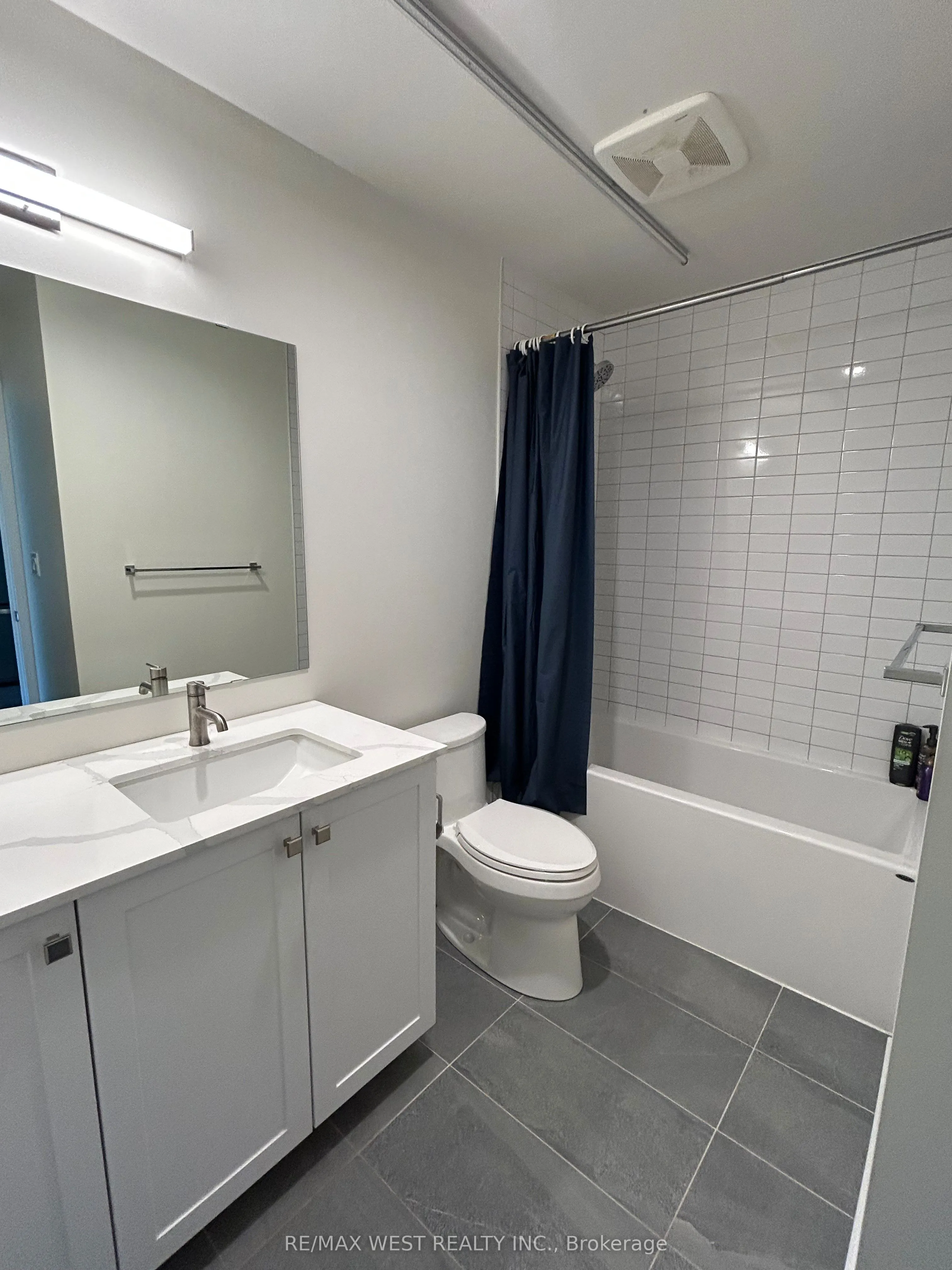 121 Mary Street, #313