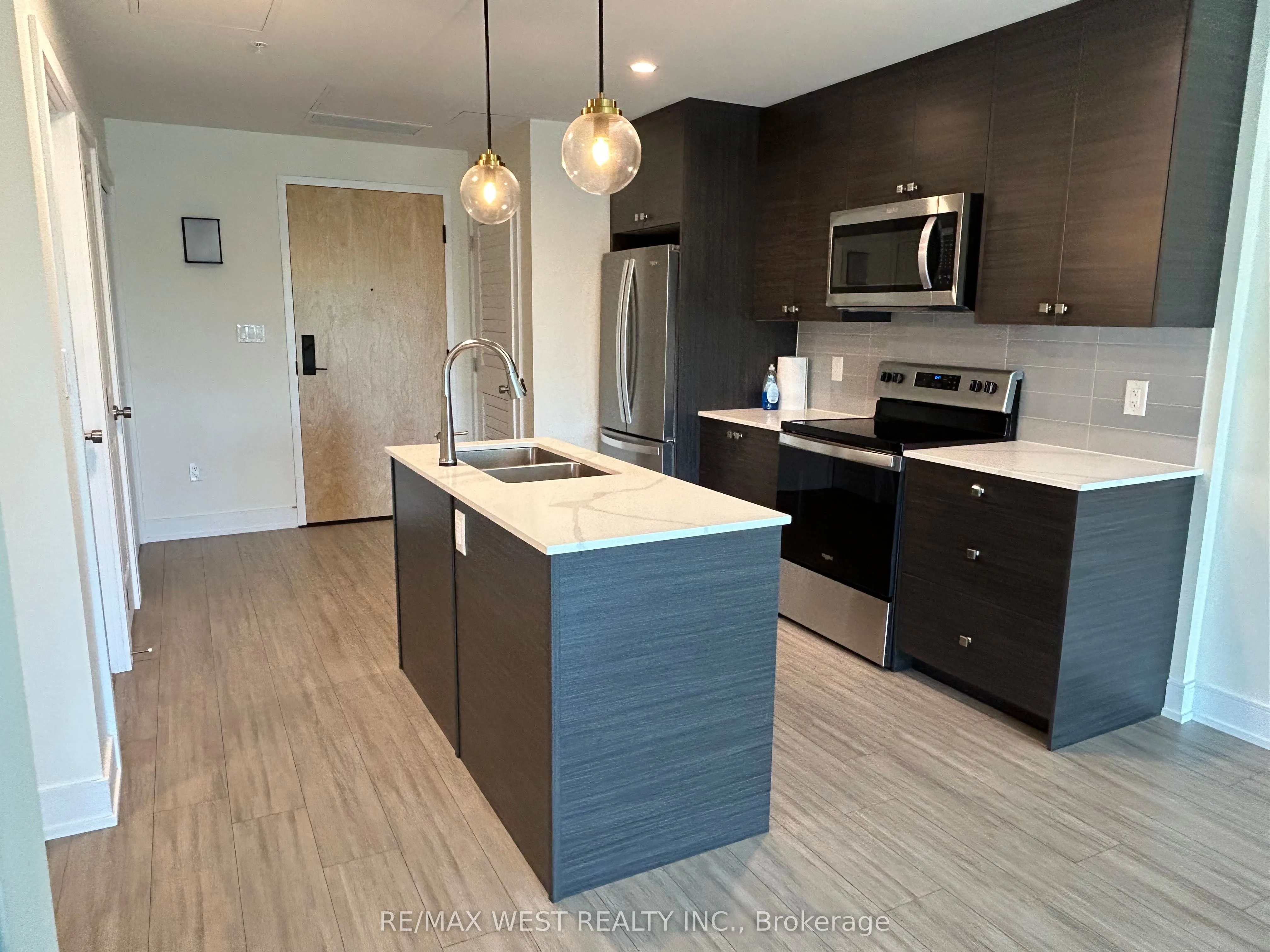 121 Mary Street, #313