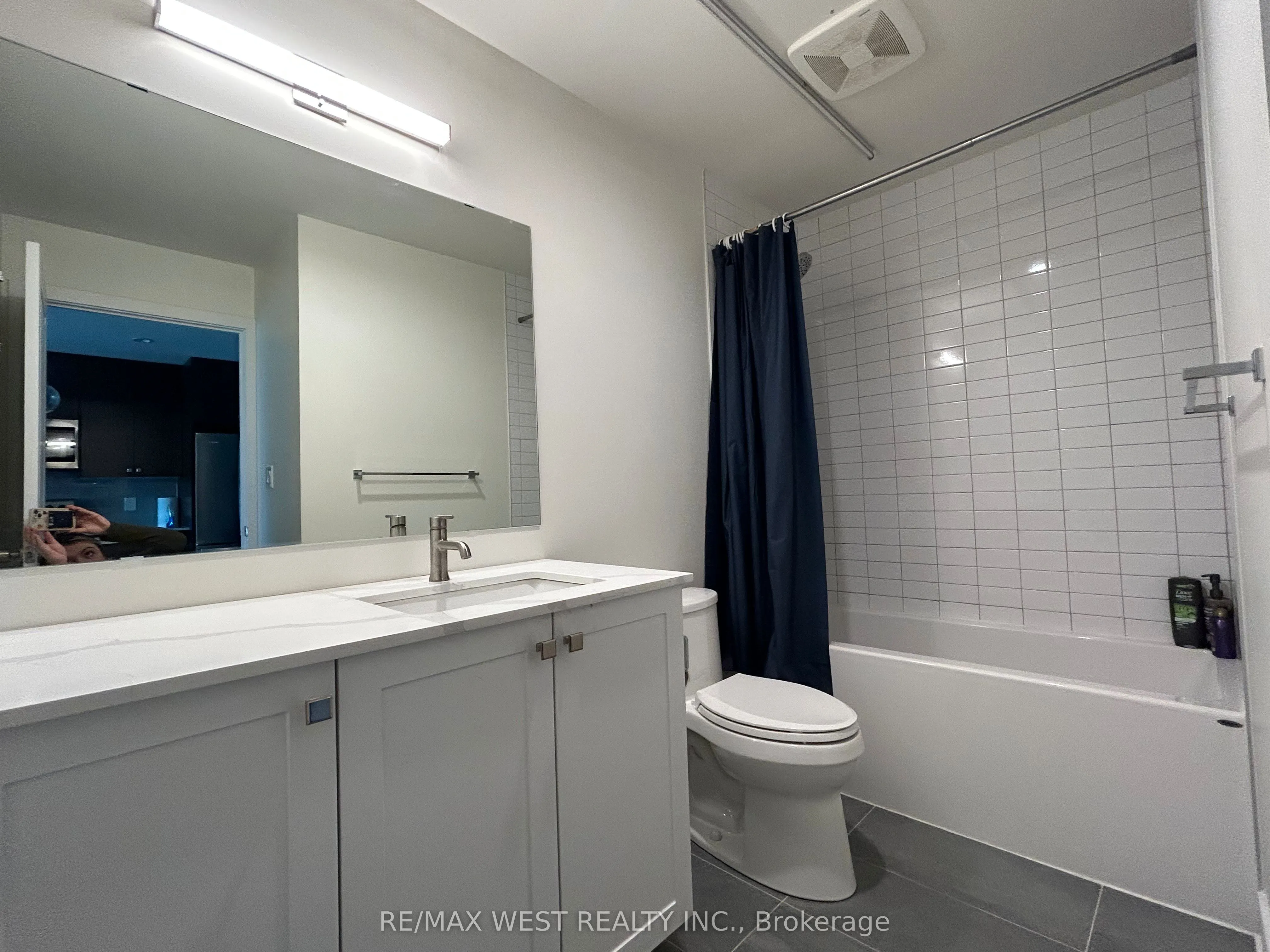 121 Mary Street, #313
