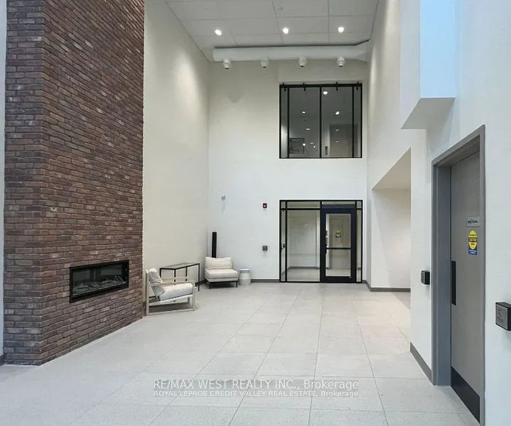 121 Mary Street, #313