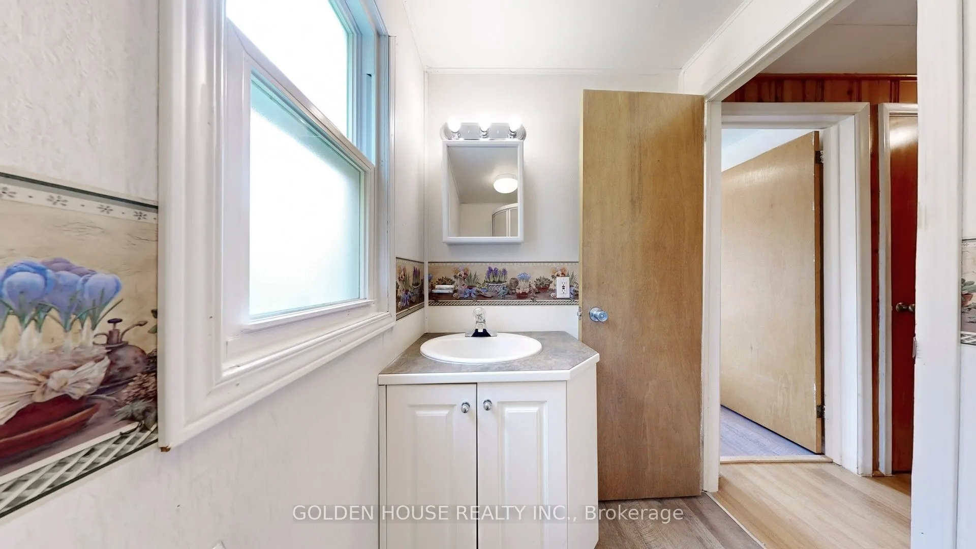 3845 Glenrest Drive
