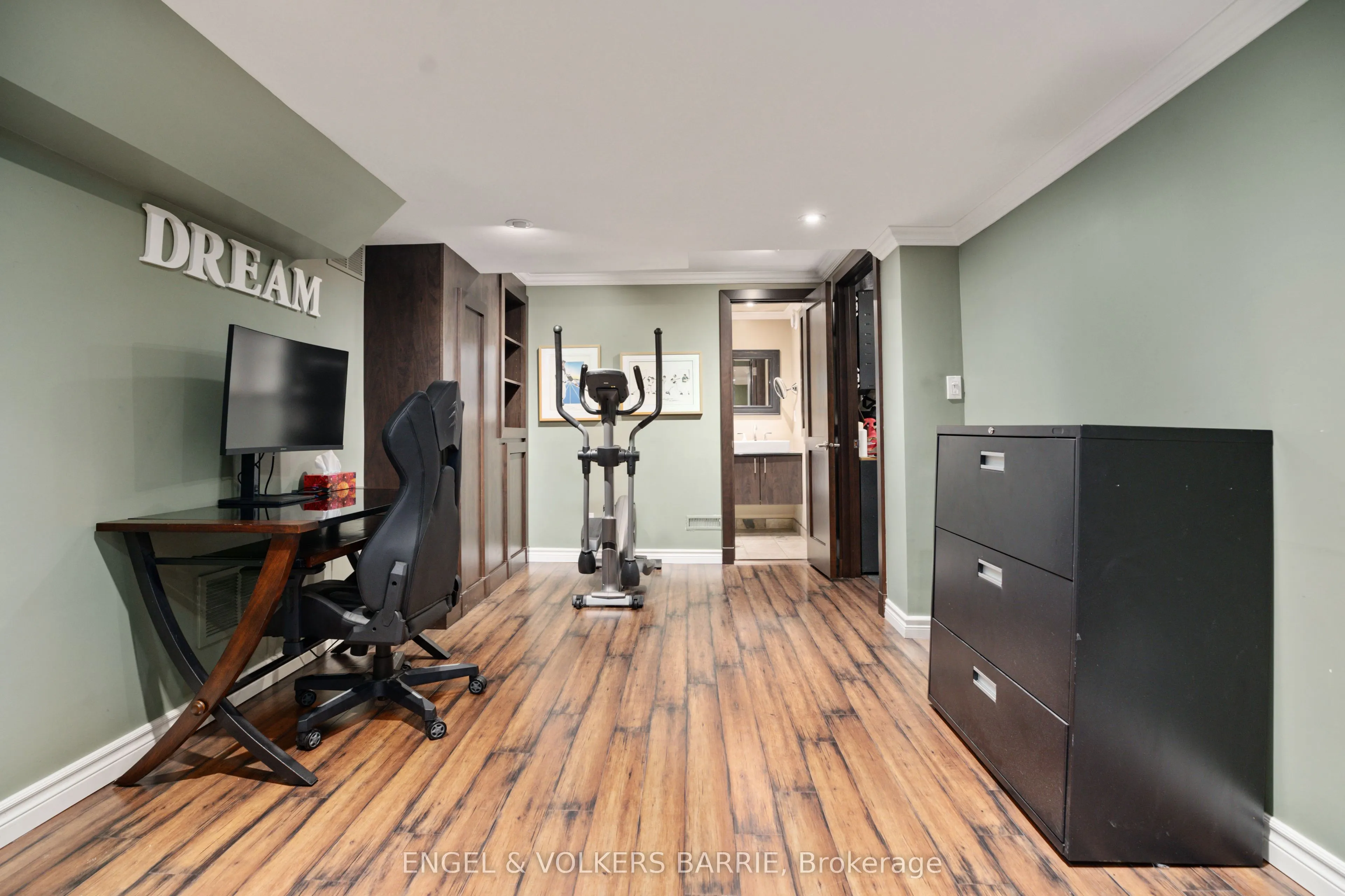 19 Grand Forest Drive