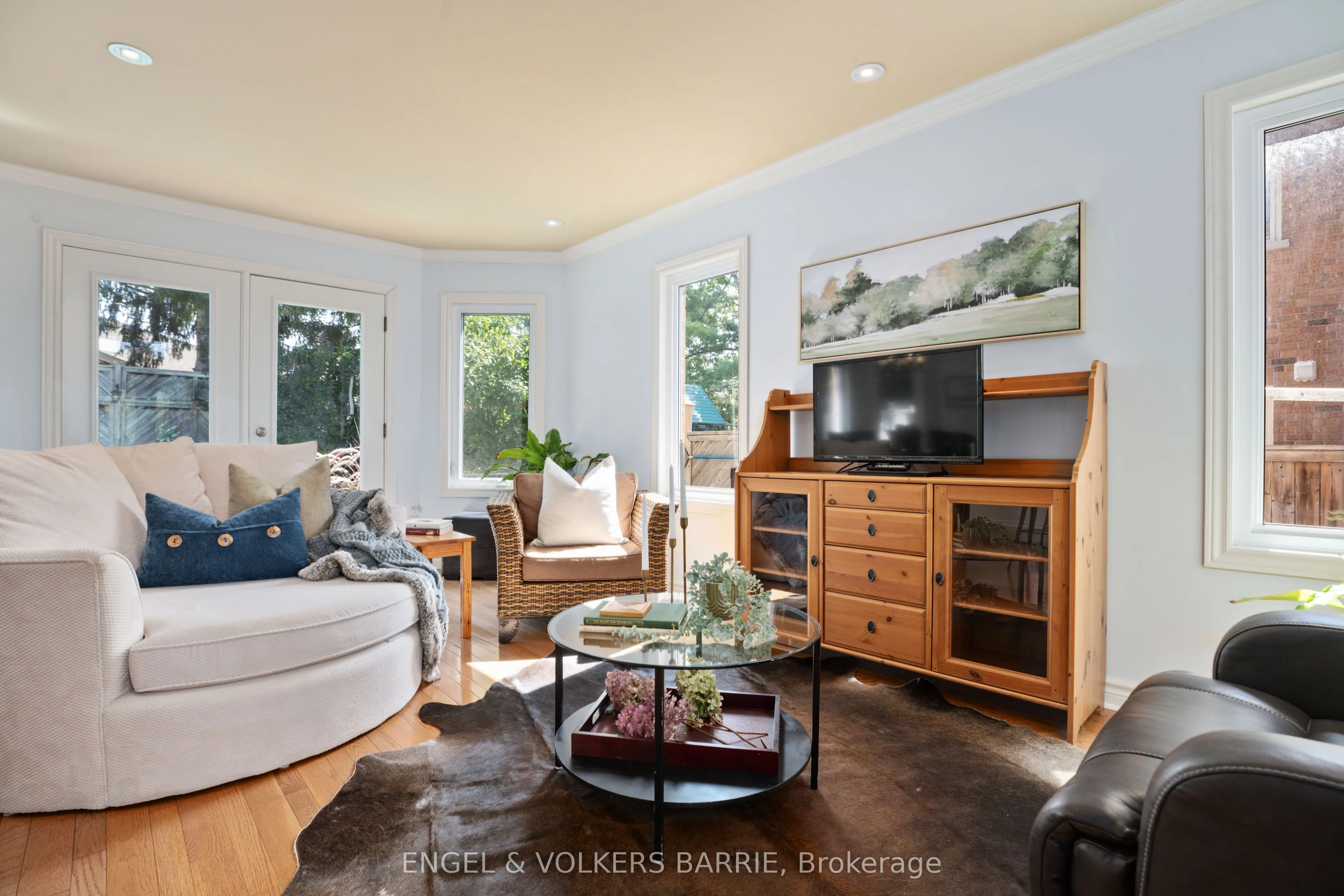 19 Grand Forest Drive