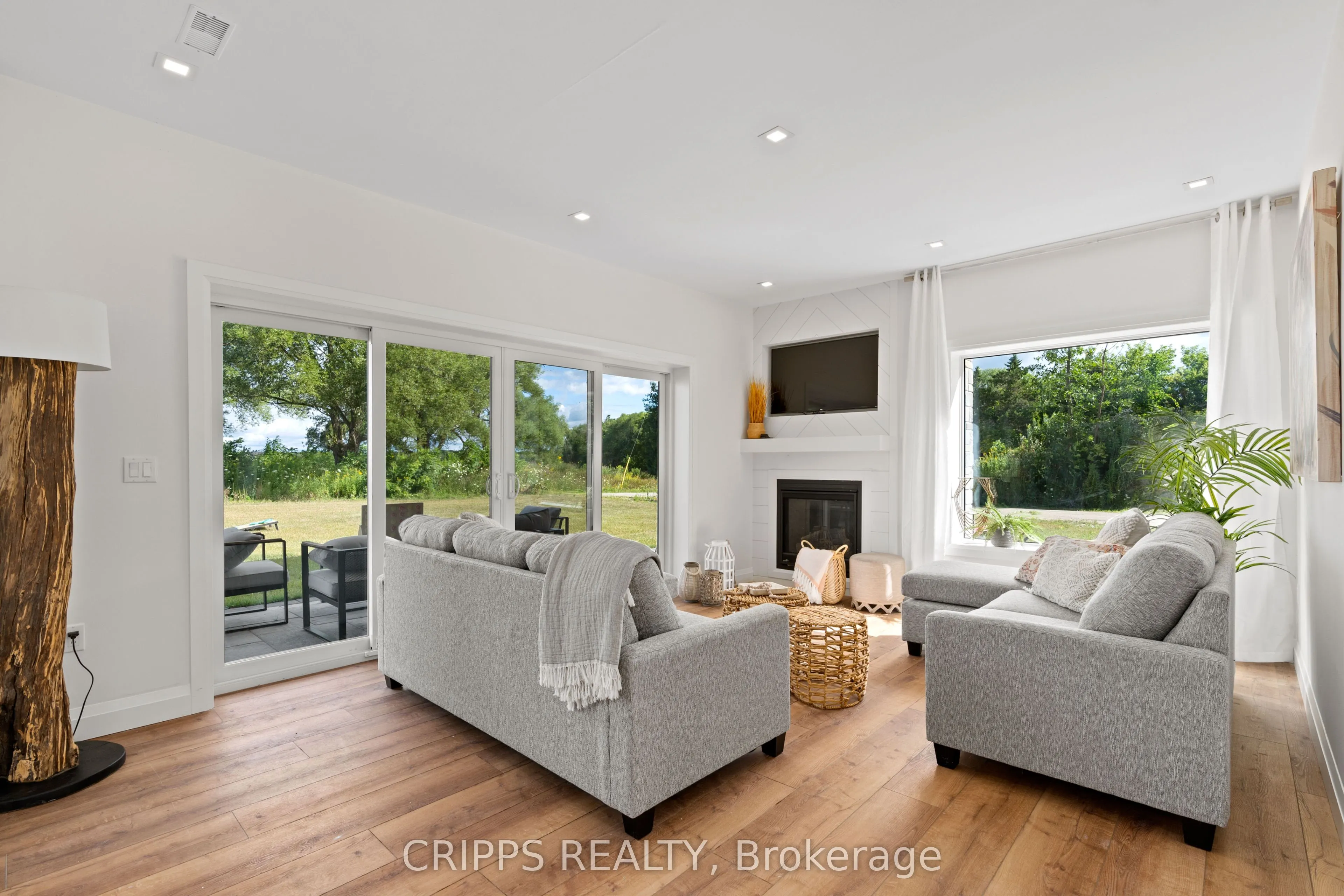 31 HEMLOCK Avenue