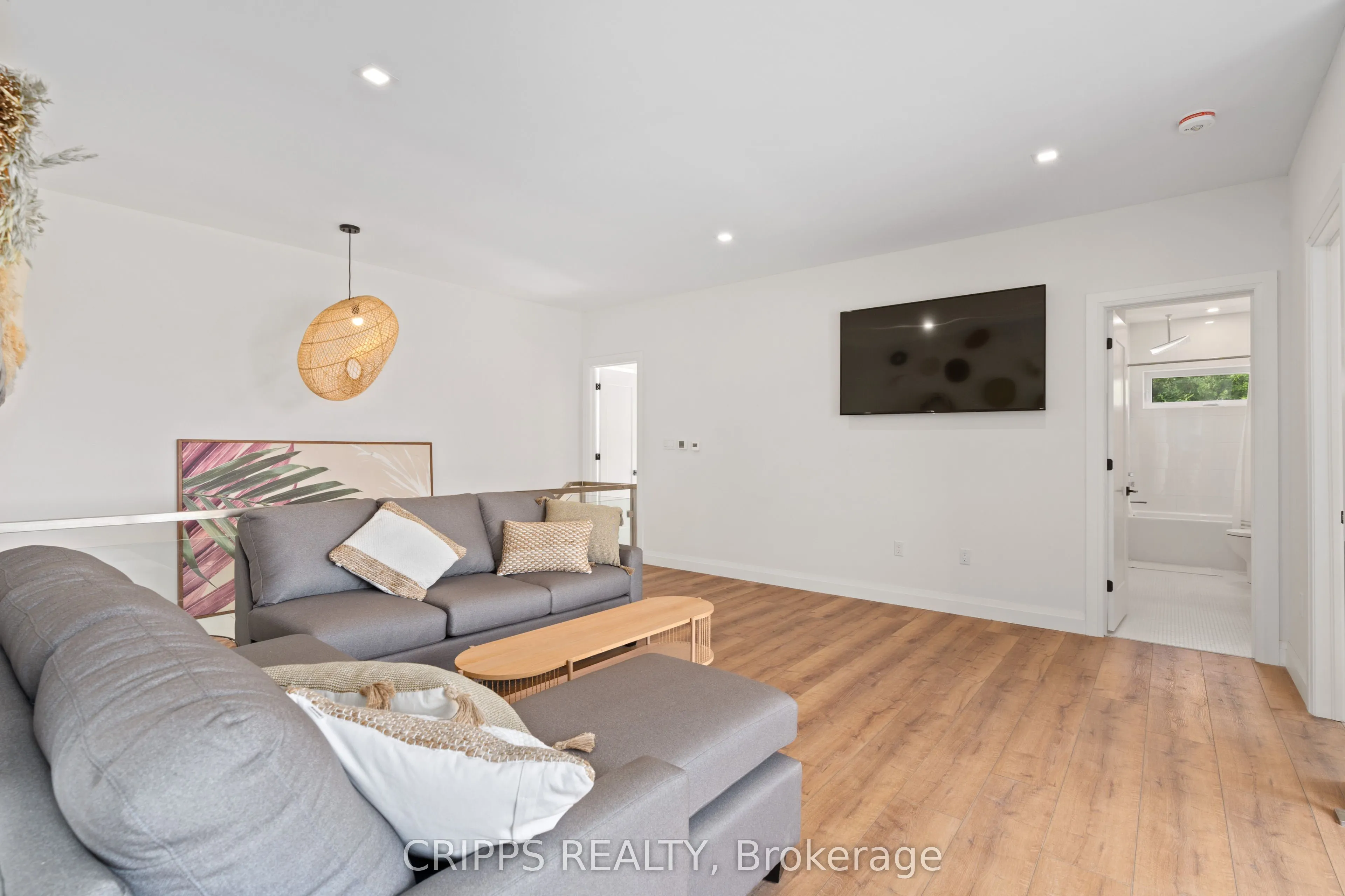 31 HEMLOCK Avenue