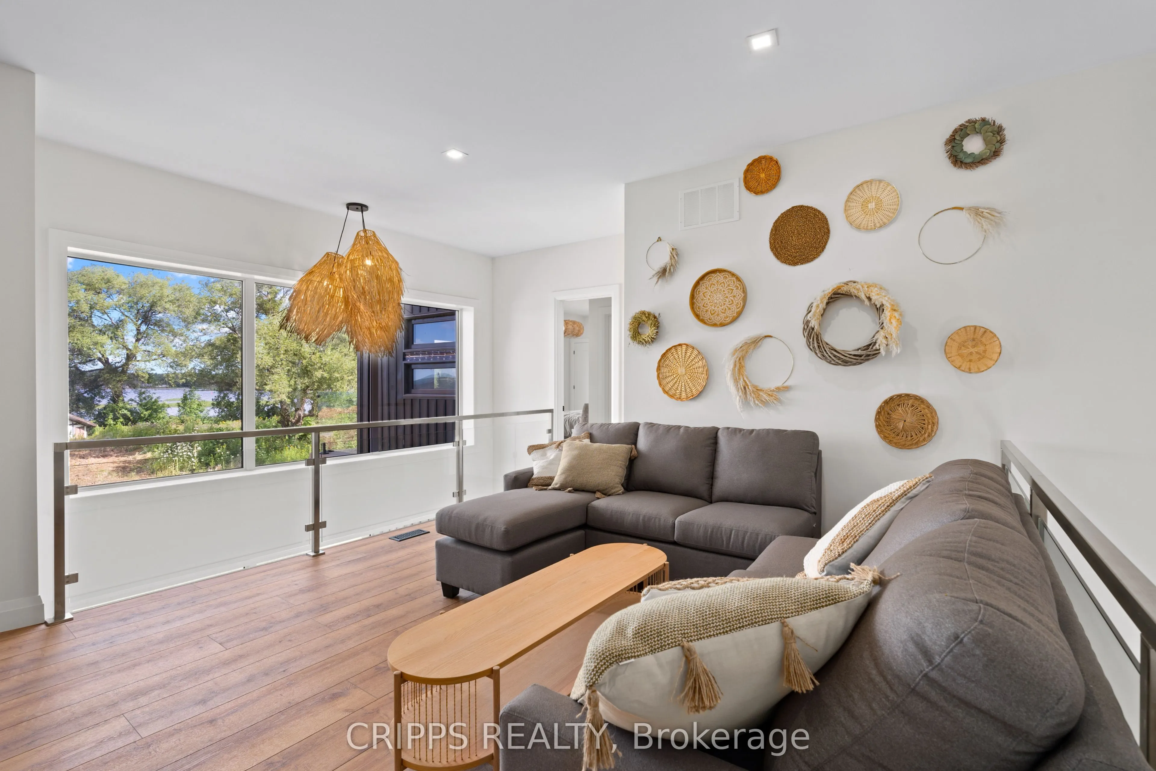 31 HEMLOCK Avenue