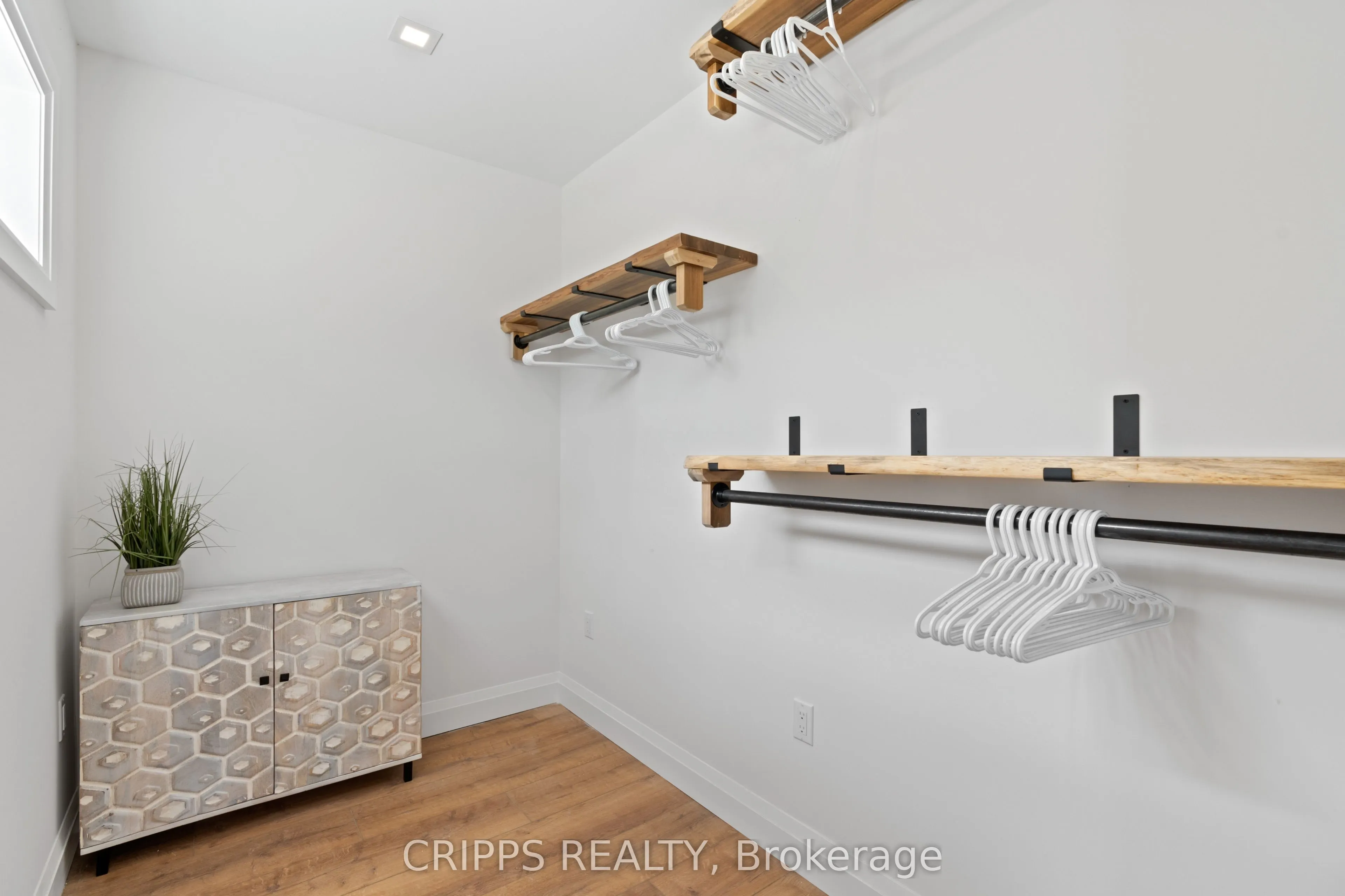 31 HEMLOCK Avenue
