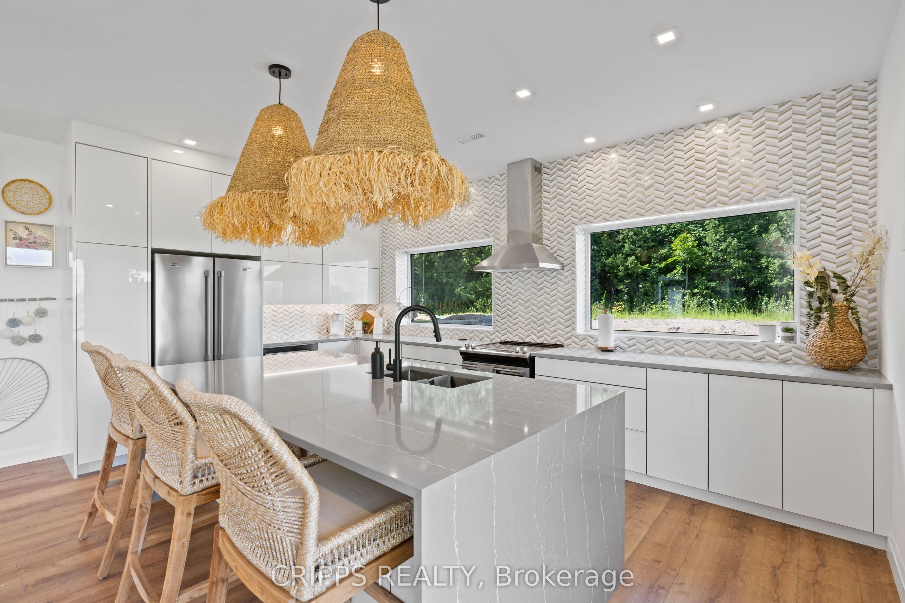 31 HEMLOCK Avenue