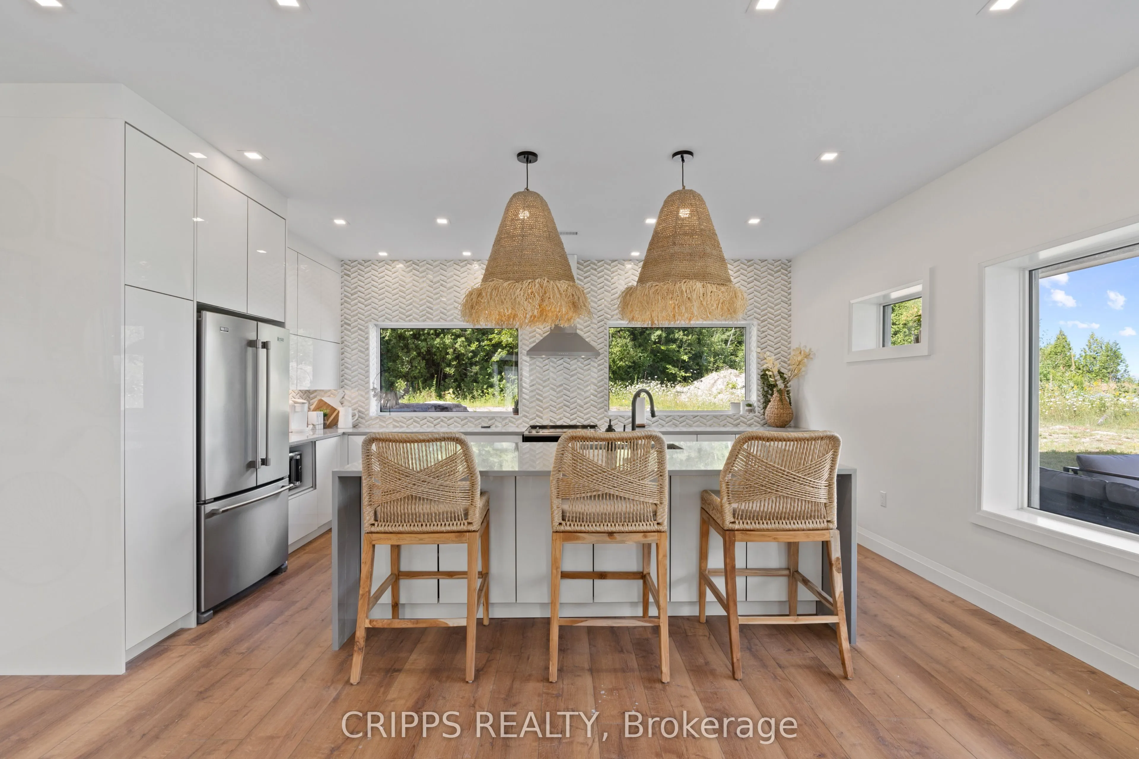 31 HEMLOCK Avenue