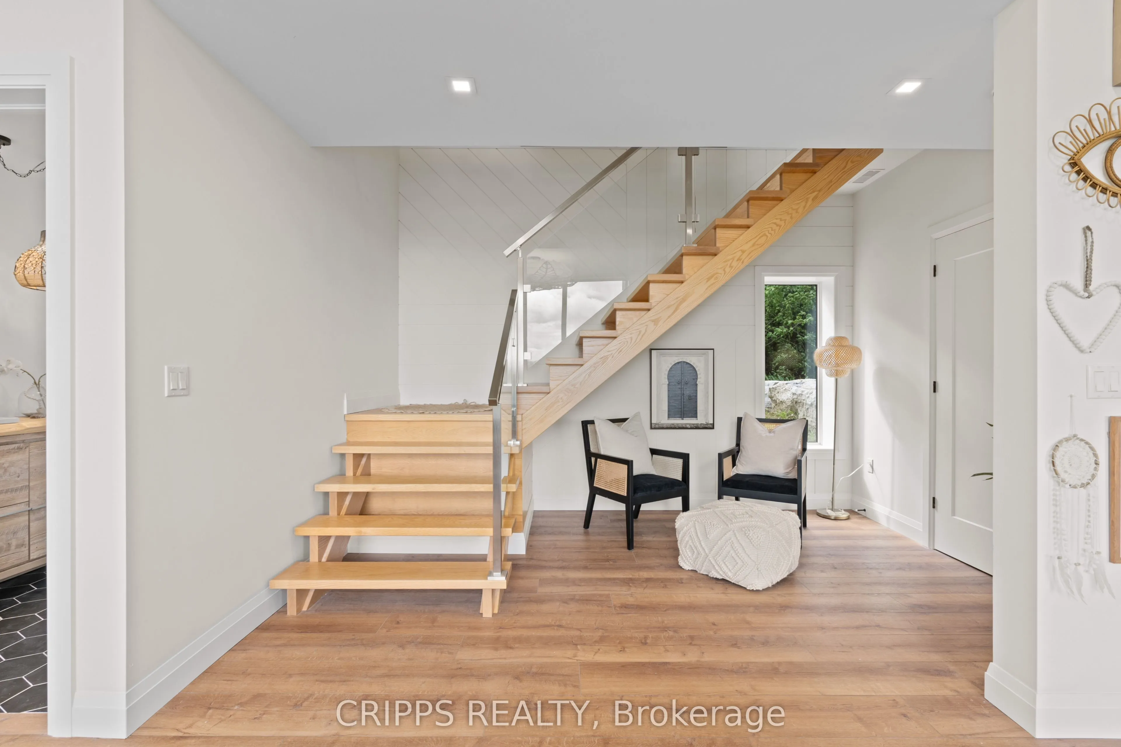 31 HEMLOCK Avenue