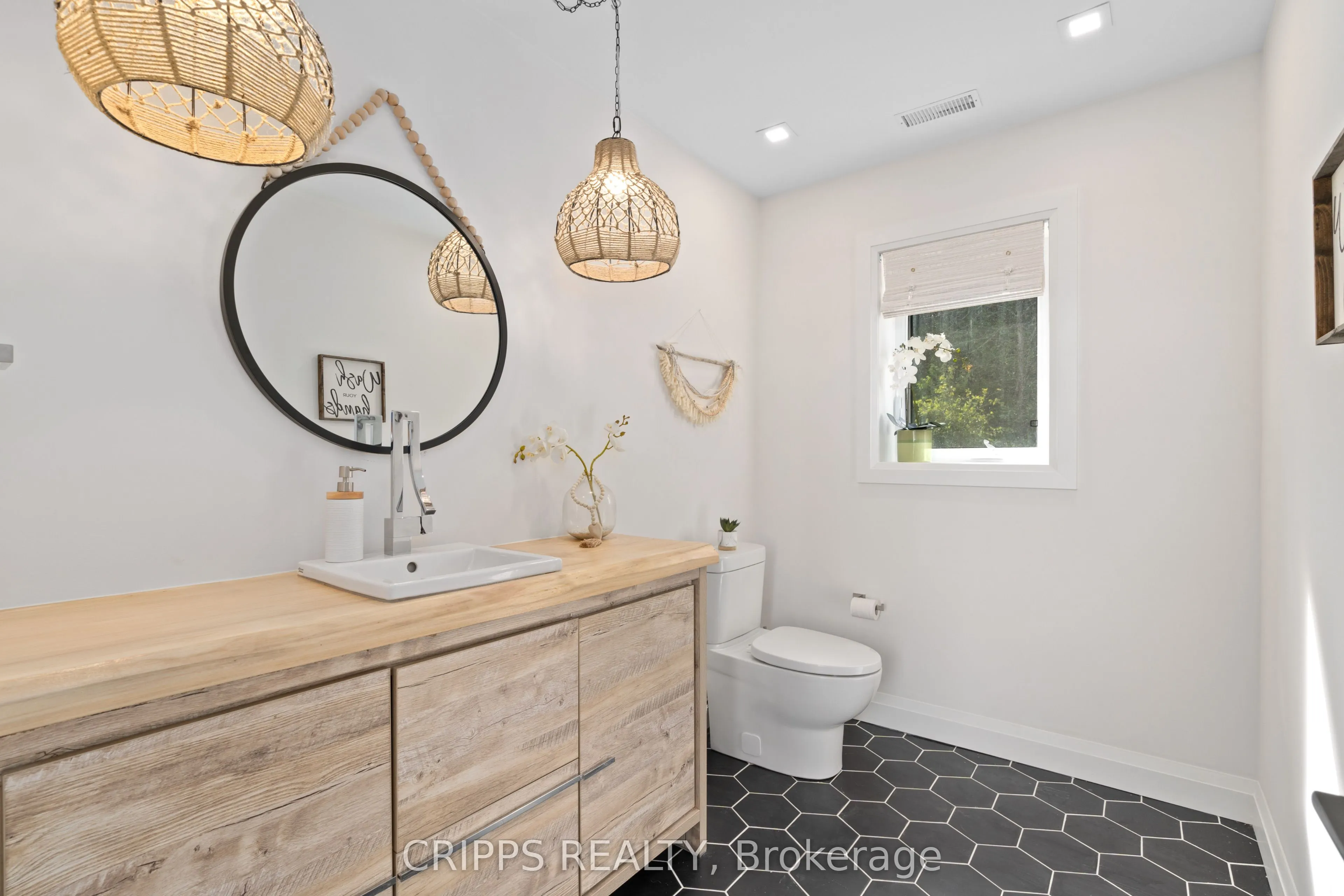 31 HEMLOCK Avenue