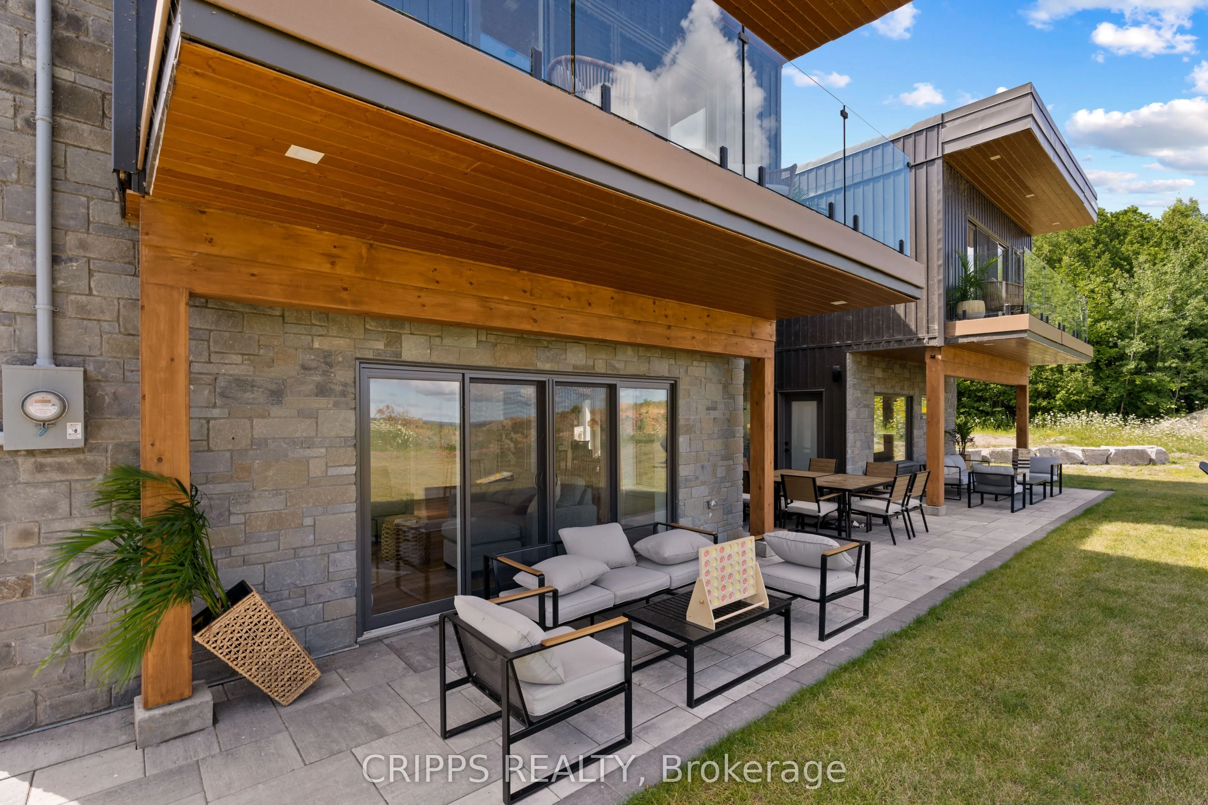 31 HEMLOCK Avenue