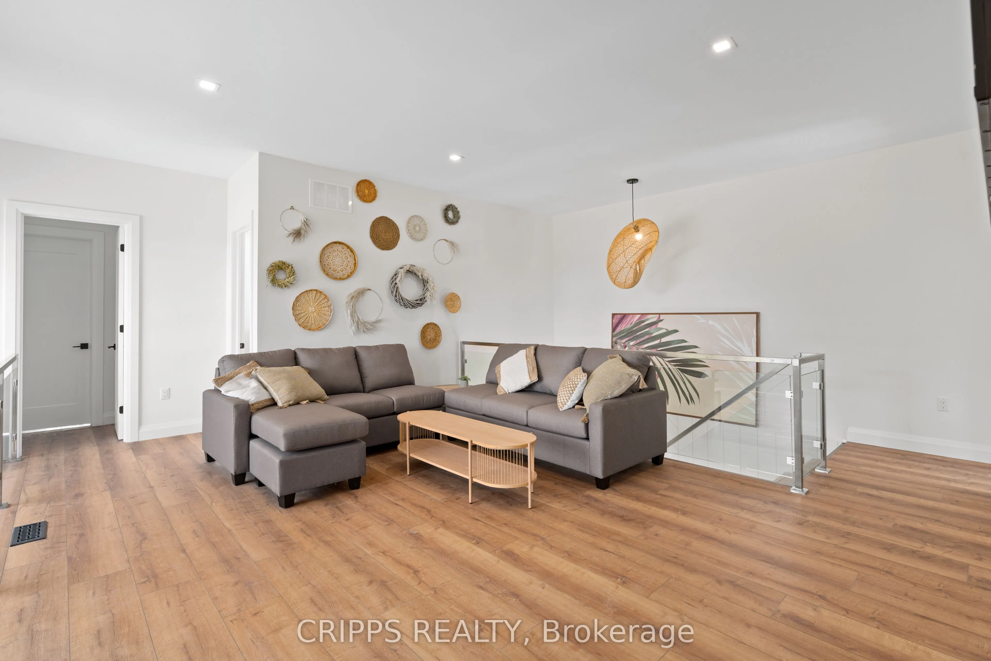 31 HEMLOCK Avenue