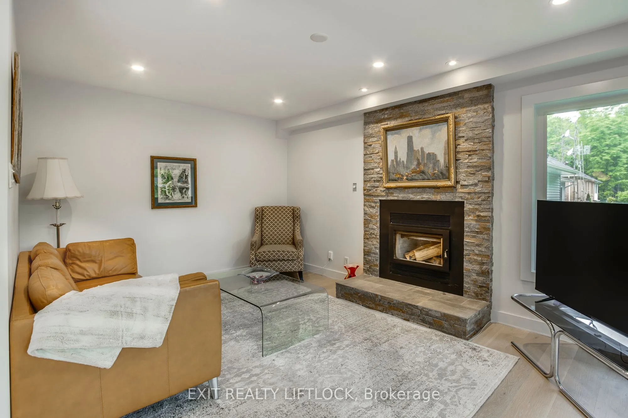 77 Polish Avenue