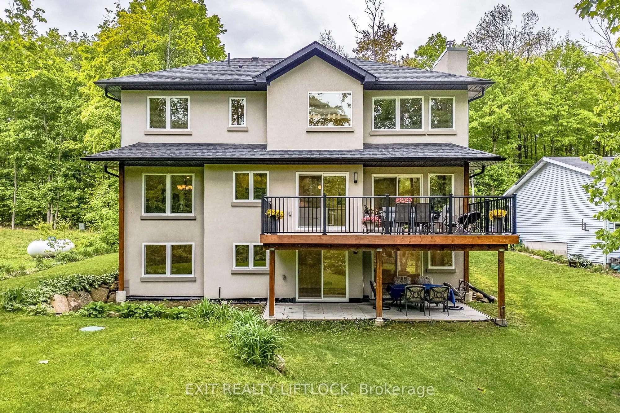 77 Polish Avenue